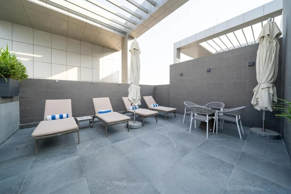 Apartament New Studio W & Infinity Pool & Gym Near Burj Khalifa Dubaj