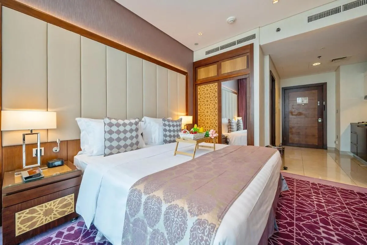 New Studio W & Infinity Pool & Gym Near Burj Khalifa Dubaj Apartament