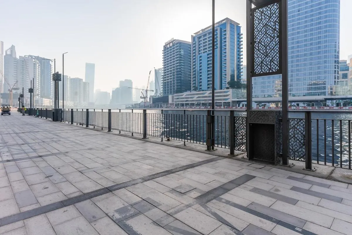 New Studio W & Infinity Pool & Gym Near Burj Khalifa Dubai 0*,